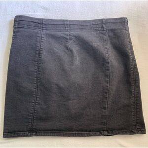 Black denim FREE PEOPLE Skirt. Size large.